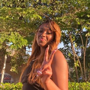 Meet your Posher, Ariana